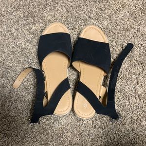 Black platform sandals